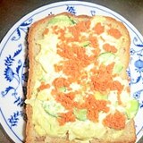 ポテトサラダと鮭フレークのトースト